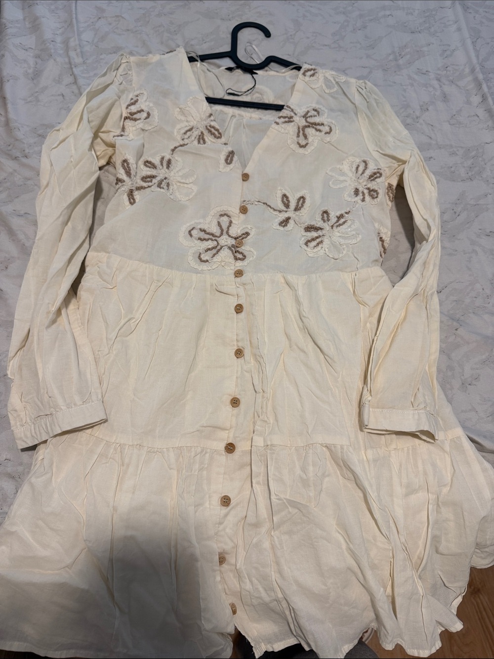 Zara Cream Embroidered Floral Dress - Picture 2 of 6